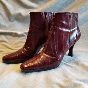 Red leather Moda spana high heeled bootie